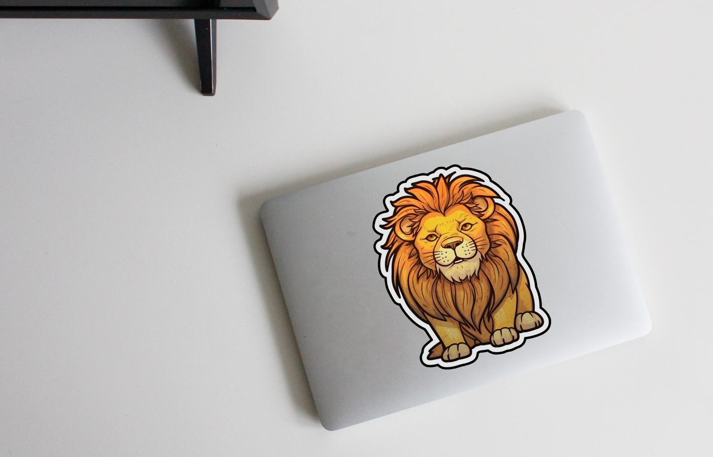 Ontspan in Stijl met onze 'Laid-Back Lion' Sticker | Een Leeuw vol Chill Vibes!