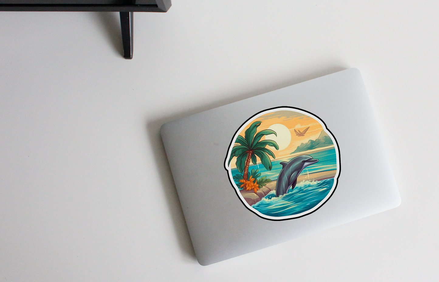 Betreed de magie van de oceaan met onze 'Bahama Splash' sticker | Een adembenemende viering van speelse vrijheid en ongerepte schoonheid!